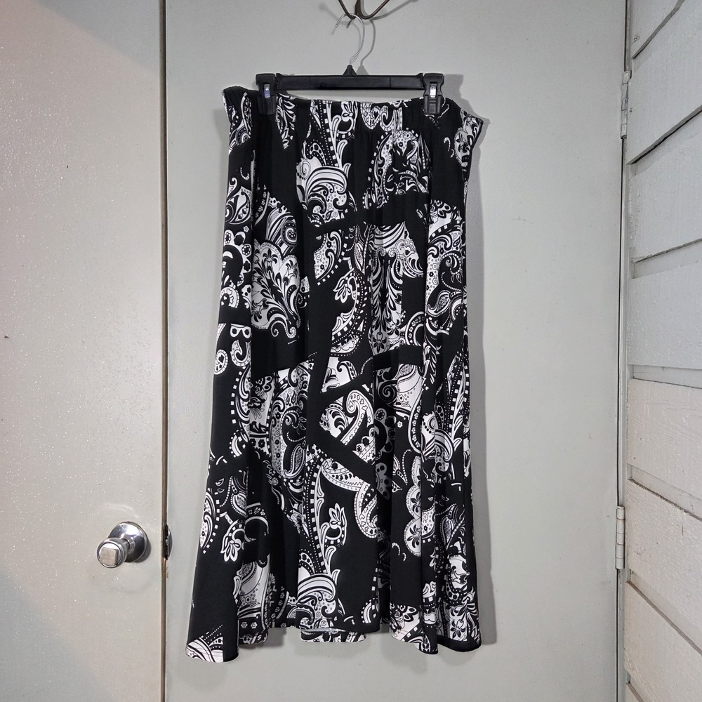Roz & Ali XL Paisley Maxi Skirt Black White Pull On Stretch Knit Boho Festival